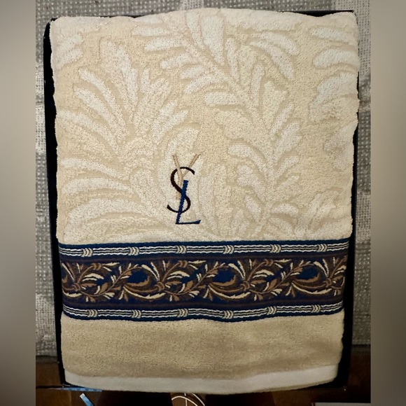 NIB Vintage YSL Bath Towel (YVES SAINT LAURENT)